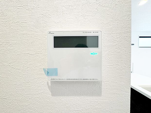 【フルオートバス　】ワンタッチでお湯張りや保温が可能なフルオートバス。保温機能でいつでも快適に入浴が可能です。