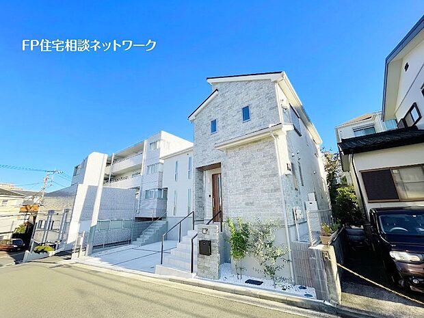 【その他】【プラン例　建物価格1350万円　建物面積90m2】モダンな外観が飽きのこないシンプルな良さを際立せます。アクセントカラーで外壁を分けることで、異なる表情を感じることが出来ます。