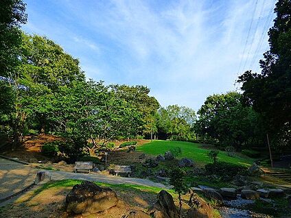 王禅寺ふるさと公園 500m(7分)