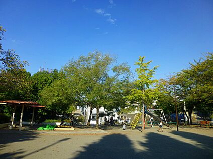 菅田廻三戸公園 1500m