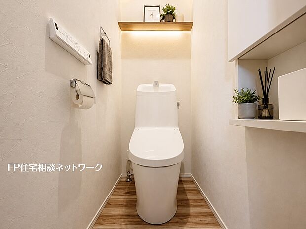 【トイレ】■トイレ■本画像はAIがCGで家具作成しており、実際の現地に家具は設置されておりません。また、販売価格に家具、小物等は含まれておりません。
