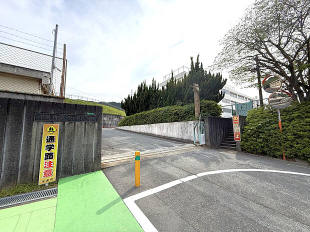 宇美町立原田小学校（約813m）