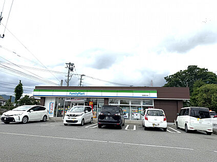 ファミリーマート筑紫野吉木店 229m