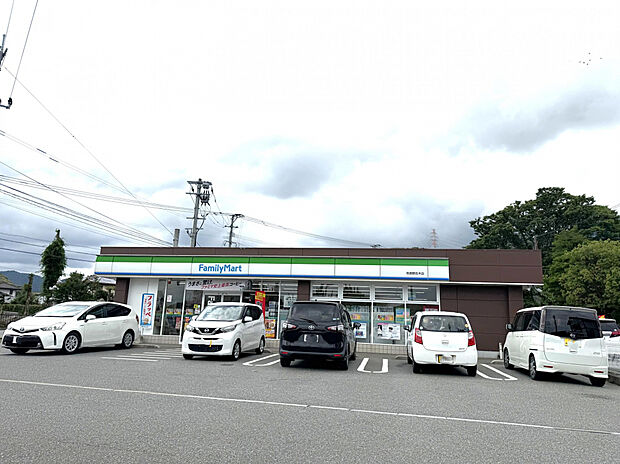 ファミリーマート筑紫野吉木店（約229m）
