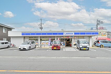 ローソン上尾瓦葺店 490m