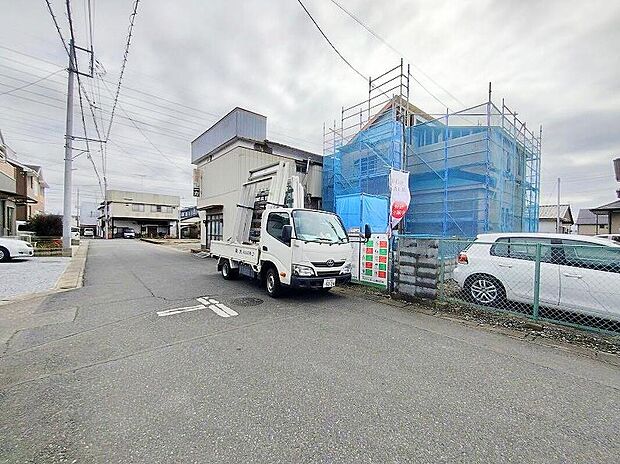 資料請求やご案内も即日対応いたします♪同じ施工例の物件見学や、完成イメージプレゼンテーションも承っております。どのような建物が建つか、間取りの広さは？など気になる点を一つ一つご説明させていただきます。