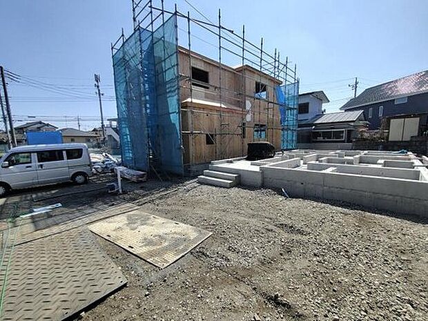 資料請求やご案内も即日対応いたします♪同じ施工例の物件見学や、完成イメージプレゼンテーションも承っております。どのような建物が建つか、間取りの広さは?など気になる点を一つ一つご説明させていただきます。