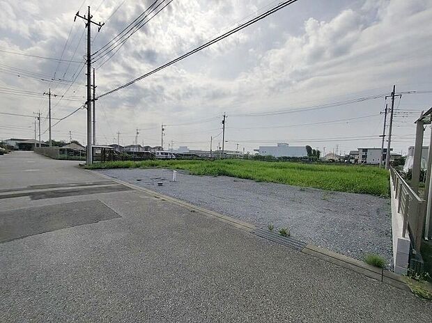 資料請求やご案内も即日対応いたします♪同じ施工例の物件見学や、完成イメージプレゼンテーションも承っております。どのような建物が建つか、間取りの広さは?など気になる点を一つ一つご説明させていただきます。