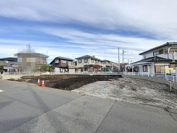 【現地外観写真】資料請求やご案内も即日対応いたします♪同じ施工例の物件見学や、完成イメージプレゼンテーションも承っております。どのような建物が建つか、間取りの広さは?など気になる点を一つ一つご説明させていただきます。