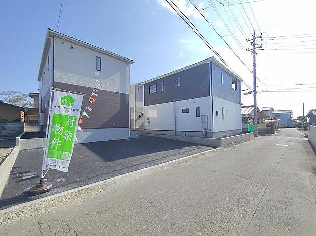 【前面道路含む現地写真】陽当りや通風性など各所に施された工夫で住みやすさを実現。部屋の大きさや周辺環境・街並など、資料には掲載していない情報が現地にはたくさんございます。是非ご確認下さい。ご連絡お待ちしております。