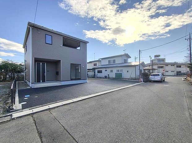 【前面道路含む現地写真】土日のご予約はもちろん、平日やお仕事のお時間に合わせてのご案内も実施しています。まずはお客様のご都合をお伺いさせて頂き、それに合う形で物件のご紹介をさせていただきます。お気軽にお問い合わせください。