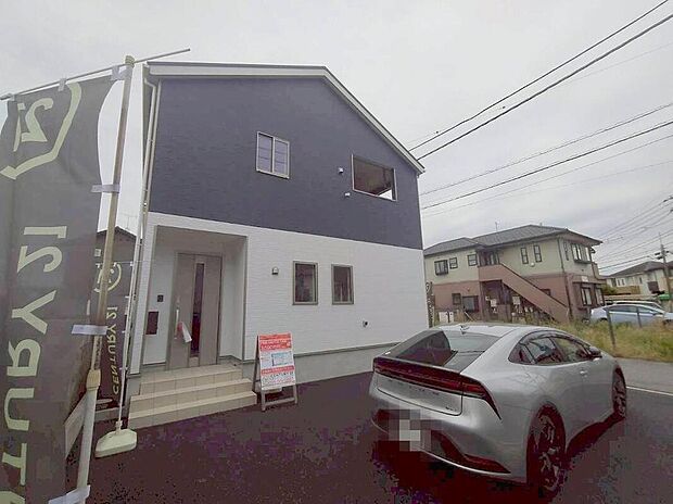 【現地外観写真】資料請求やご案内も即日対応いたします♪同じ施工例の物件見学や、完成イメージプレゼンテーションも承っております。どのような建物が建つか、間取りの広さは?など気になる点を一つ一つご説明させていただきます。