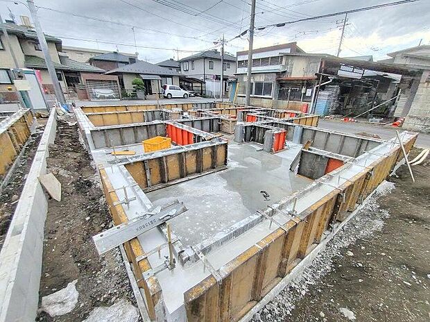 【現地外観写真】資料請求やご案内も即日対応いたします♪同じ施工例の物件見学や、完成イメージプレゼンテーションも承っております。どのような建物が建つか、間取りの広さは?など気になる点を一つ一つご説明させていただきます。