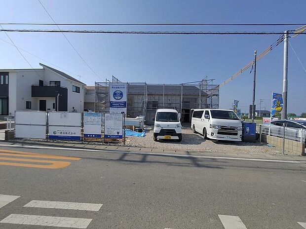 【前面道路含む現地写真】土日のご予約はもちろん、平日やお仕事のお時間に合わせてのご案内も実施しています。まずはお客様のご都合をお伺いさせて頂き、それに合う形で物件のご紹介をさせていただきます。お気軽にお問い合わせください。