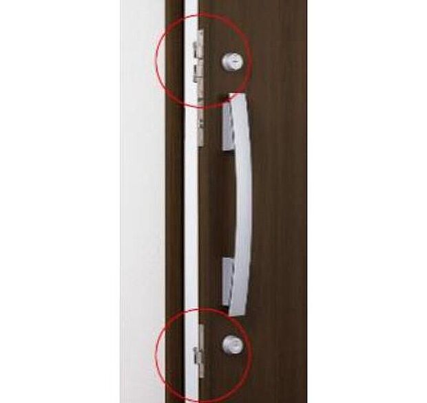 【玄関ダブルロック】解錠に時間がかかるほど侵入盗から狙われにくいもの。玄関はダブルロックを標準装備。シリンダー自体が不正解錠しづらい構造なのでピッキングなどによる「施錠開け」対策に効果的です。