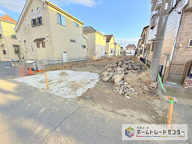 どのような建物が建つか、間取りの広さはどうかなど、気になる点は丁寧にご説明いたします。資料請求やご案内は即日対応いたします。土日や平日、お仕事終わりの時間など、ご都合に合わせてご案内いたします。
