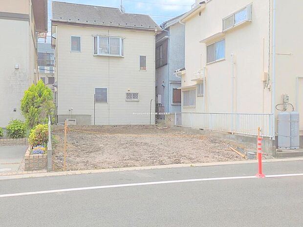どのような建物が建つか、間取りの広さはどうかなど、気になる点は丁寧にご説明いたします。資料請求やご案内は即日対応いたします。土日や平日、お仕事終わりの時間など、ご都合に合わせてご案内いたします。