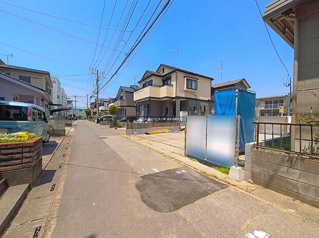 完成してからは見ることのできない、施工方法や構造をしっかりとご確認いただけるのが、建築中の住宅の大きなメリットです。専門知識を持ったスタッフがご説明させていただきます。お気軽にお問い合わせください。