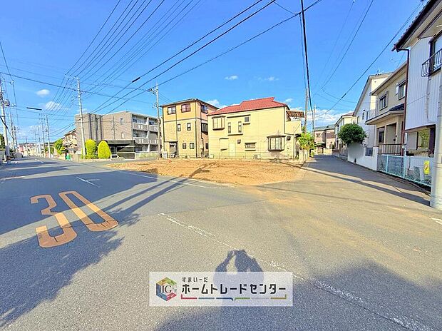 完成してからは見ることのできない、施工方法や構造をしっかりとご確認いただけるのが、建築中の住宅の大きなメリットです。専門知識を持ったスタッフがご説明させていただきます。お気軽にお問い合わせください。