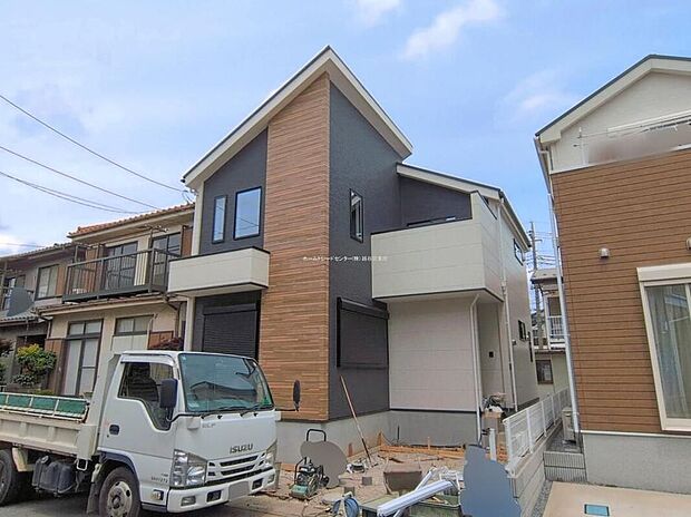 資料請求やご案内も即日対応いたします♪同じ施工例の物件見学や、完成イメージプレゼンテーションも承っております。どのような建物が建つか、間取りの広さは?など気になる点を一つ一つご説明させていただきます。