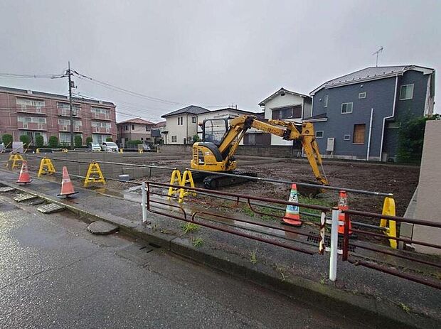 どのような建物が建つか、間取りの広さはどうかなど、気になる点は丁寧にご説明いたします。資料請求やご案内は即日対応いたします。土日や平日、お仕事終わりの時間など、ご都合に合わせてご案内いたします。