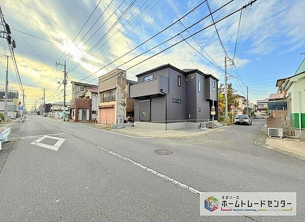 【前面道路含む現地写真】土日のご予約はもちろん、平日やお仕事のお時間に合わせてのご案内も実施しています。まずはお客様のご都合をお伺いさせて頂き、それに合う形で物件のご紹介をさせていただきます。お気軽にお問い合わせください。