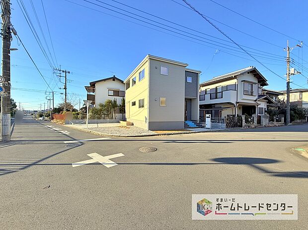 【前面道路含む現地写真】土日のご予約はもちろん、平日やお仕事のお時間に合わせてのご案内も実施しています。まずはお客様のご都合をお伺いさせて頂き、それに合う形で物件のご紹介をさせていただきます。お気軽にお問い合わせください。