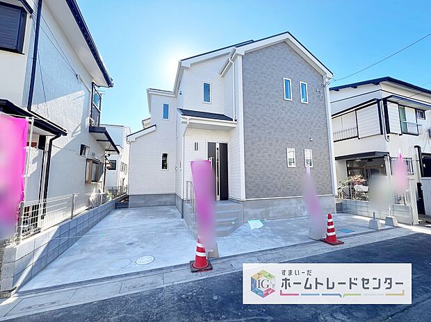 【【カースペース2台】】カースペースが2台分ございますので、家族分の自転車を駐輪したり、急な来客用の駐車スペースとしてもお使いいただけます。