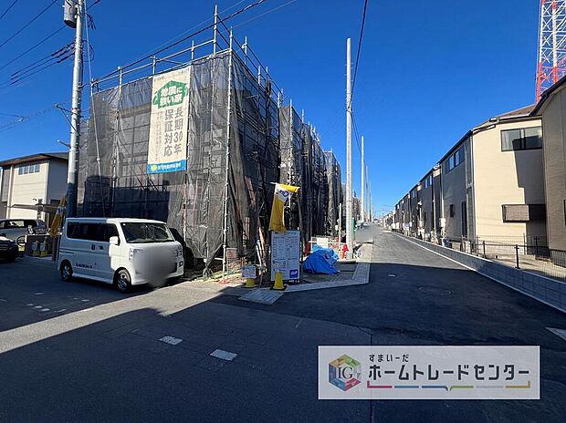 【現地外観写真】この街とこの家で暮らしたくなる魅力が満載。利便性と自然、周辺環境の心地よさは写真や文章では伝えきれません。日々の動線や採光、周辺施設との距離感まで、ぜひ現地でご体感ください。