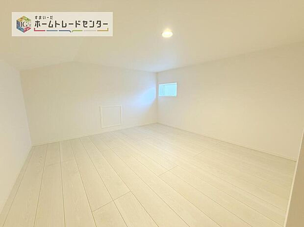 【グルニエ(小屋裏収納)】グルニエは、ストーブやクリスマスツリー、ひな人形などの季節もの、スキーや釣り道具、テントなどのレジャー用品もたっぷり収納できます!