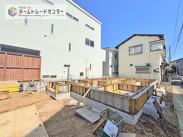 【現地写真】モデルハウスのご案内や、仕様や色の説明も細かくさせていただきます。弊社は飯田グループホールディングス唯一の販売専門会社になるので、細部まで説明いたします。もちろん住宅ローンのご相談だけでも大丈夫です。