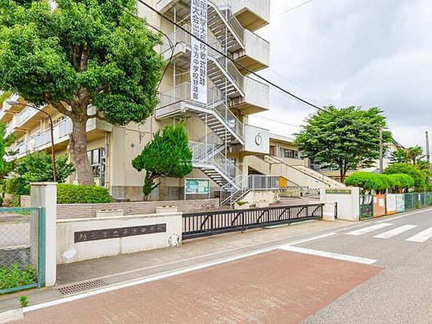 越谷市立平方中学校(約1,500m)