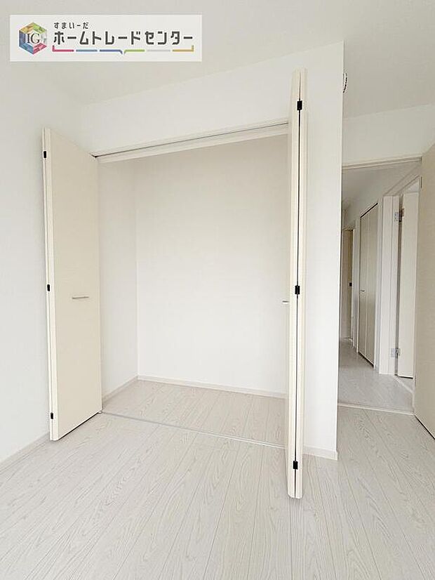 【収納】収納スペースは住宅を探す際には重要なポイントの一つだと思います。そのため少しでも空間が取れるところは可能な限り収納スペースとしたしました。居室をスッキリとお使いいただきたいお客様に大変喜ばれています。