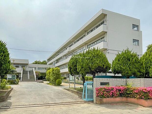 春日部市立小渕小学校（約550m）