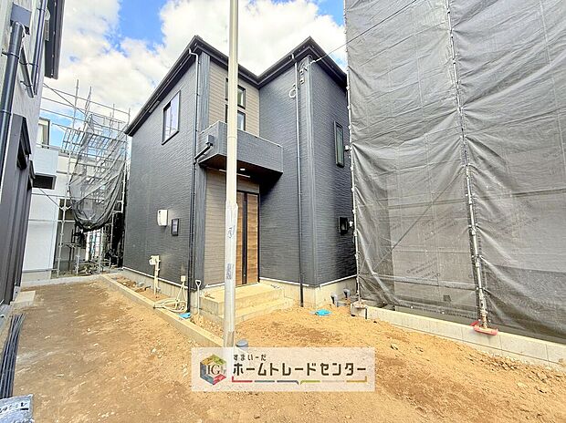 【現地写真】耐震等級最高等級の住宅性能評価書はもちろん、長期優良住宅の認定も受けた高性能な住宅です。長く、安心して住んでいただきたい、だからこそ厳しい第三者のチェックをお願いし、お客様に安心を届けます。

