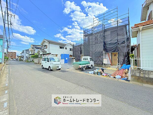 【前面道路含む現地写真】資料請求やご案内も即日対応いたします♪同じ施工例の物件見学や、完成イメージプレゼンテーションも承っております。どのような建物が建つか、間取りの広さは？など気になる点を一つ一つご説明させていただきます。