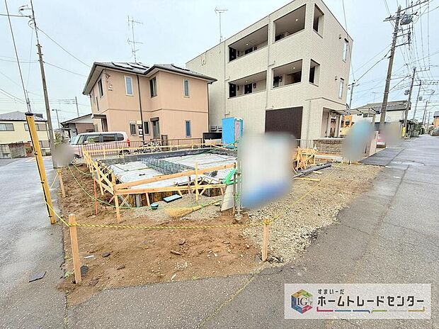 【現地外観写真】完成してからは見ることのできない、施工方法や構造をしっかりとご確認いただけるのが、建築中の住宅の大きなメリットです。専門知識を持ったスタッフがご説明させていただきます。お気軽にお問い合わせください。
