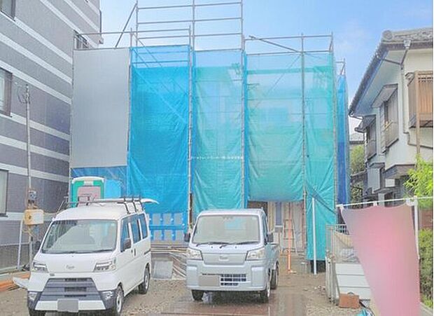 【現地写真】一戸建ての大きなメリットは、「自分の土地」を自由に使えること。好きなペットが飼えるほか、ガーデニングやＤＩＹ、車やバイクの手入れなど様々な趣味を楽しめます♪
