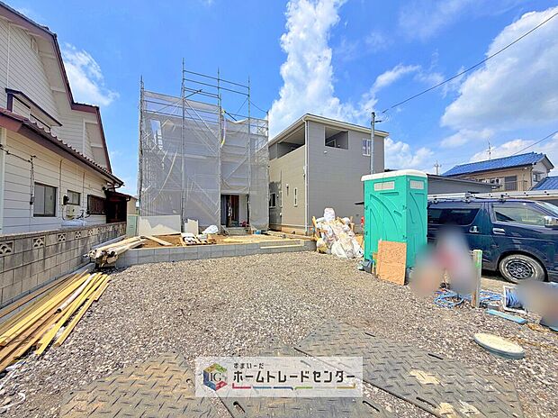 【現地写真】モデルハウスのご案内や、仕様や色の説明も細かくさせていただきます。弊社は飯田グループホールディングス唯一の販売専門会社になるので、細部まで説明いたします。もちろん住宅ローンのご相談だけでも大丈夫です。
