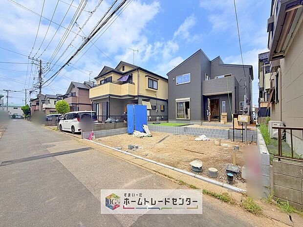 【前面道路含む現地写真】実際に見ていただくと、こちらの物件の良さがお分かりになるかと思います。住宅ローンも複数の提携ローンの中から、お客様のご希望にあった住宅ローンをご提案いたします。まずはお気軽にご相談ください。