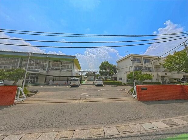 春日部市立豊春中学校（約1,520m）
