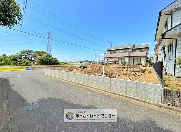 【前面道路含む現地写真】資料請求やご見学は即日対応可能♪陽当りや通風など住みやすさの工夫が満載。資料に載っていない街並みや周辺環境は、ぜひ現地で実際にお確かめください。