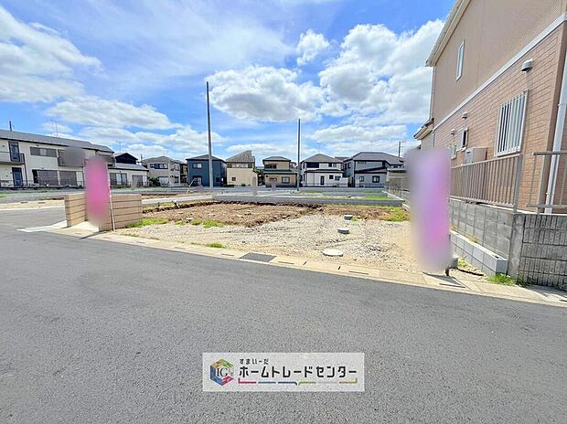 【現地写真】モデルハウスのご案内や、仕様や色の説明も細かくさせていただきます。弊社は飯田グループホールディングス唯一の販売専門会社になるので、細部まで説明いたします。もちろん住宅ローンのご相談だけでも大丈夫です。