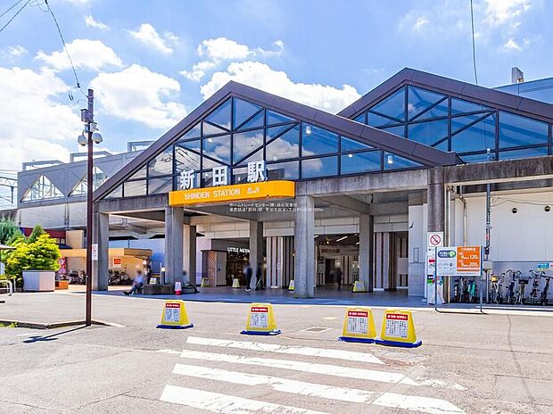 東武伊勢崎線「新田」駅（約2,300m）