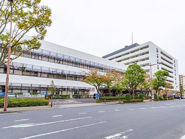 獨協医科大学埼玉医療センター（約1,500m）