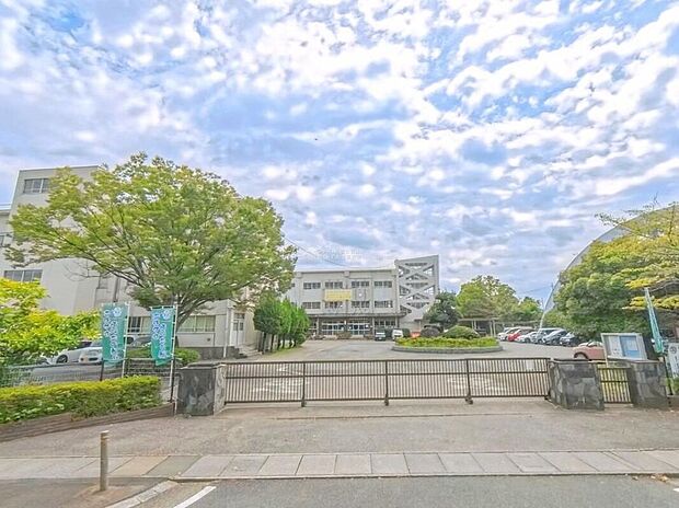 杉戸町立西小学校（約1,200m）