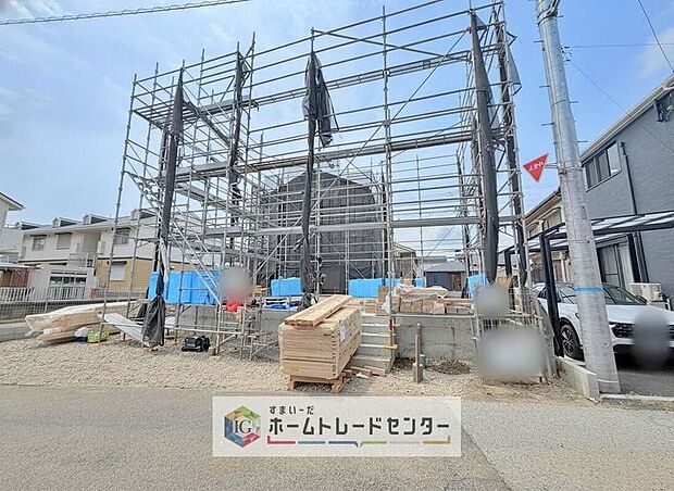 【現地外観写真】モデルルームのご案内も承ります。間取りや実際の設備もご確認いただけます♪

　◯東武動物公園駅まで徒歩9分の閑静な住宅街♪
　◯東小学校まで徒歩２分♪小さなお子様も通学しやすい好立地です