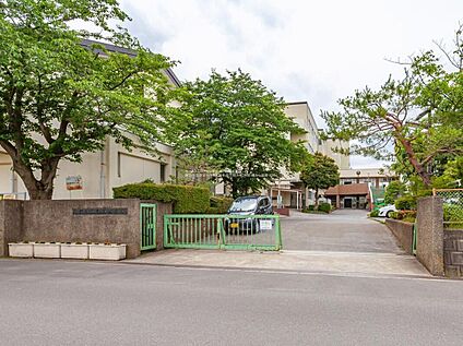 越谷市立弥栄小学校 1029m (徒歩13分)