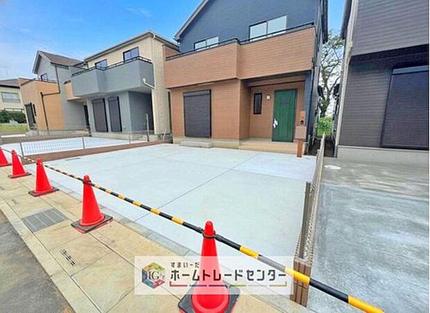 【【カースペース2台または3台】】カースペースが2台以上ございますので、家族分の自転車を駐輪したり、急な来客用の駐車スペースとしてもお使いいただけます。