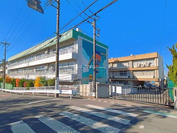 春日部市立川辺小学校(約320m)